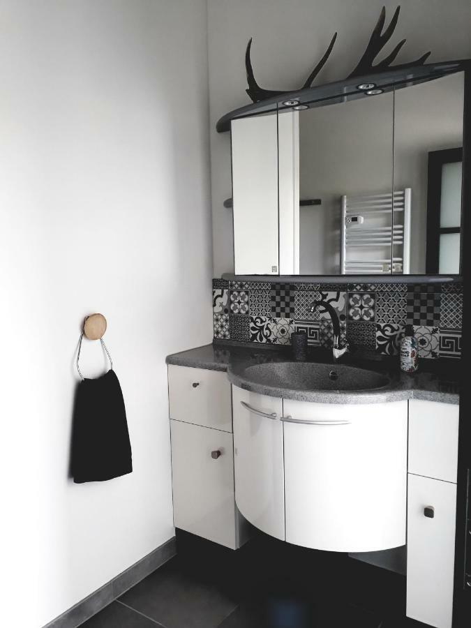 Gite Aux Lauriers Lacroix-sur-Meuse Екстер'єр фото