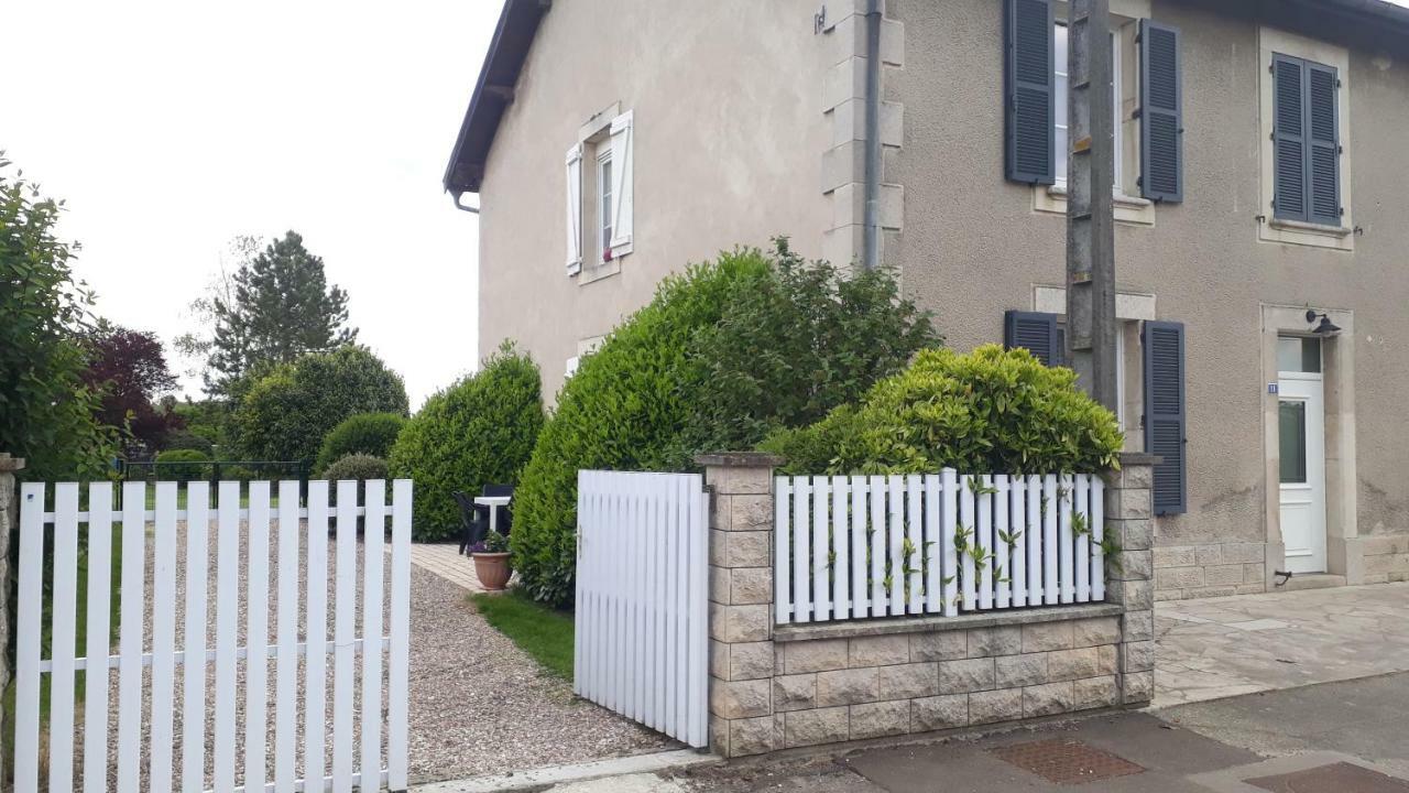 Gite Aux Lauriers Lacroix-sur-Meuse Екстер'єр фото