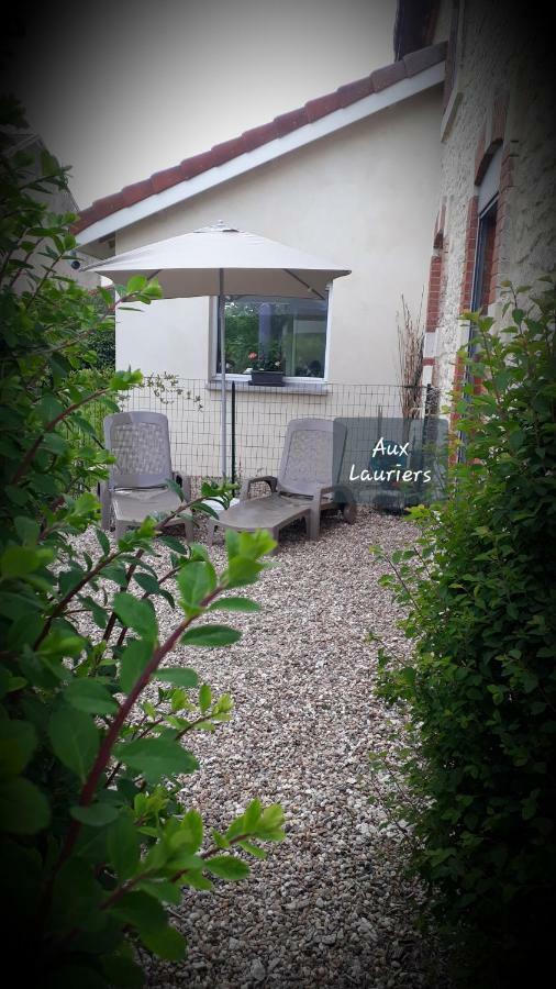 Gite Aux Lauriers Lacroix-sur-Meuse Екстер'єр фото