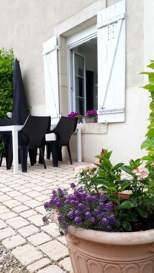Gite Aux Lauriers Lacroix-sur-Meuse Екстер'єр фото